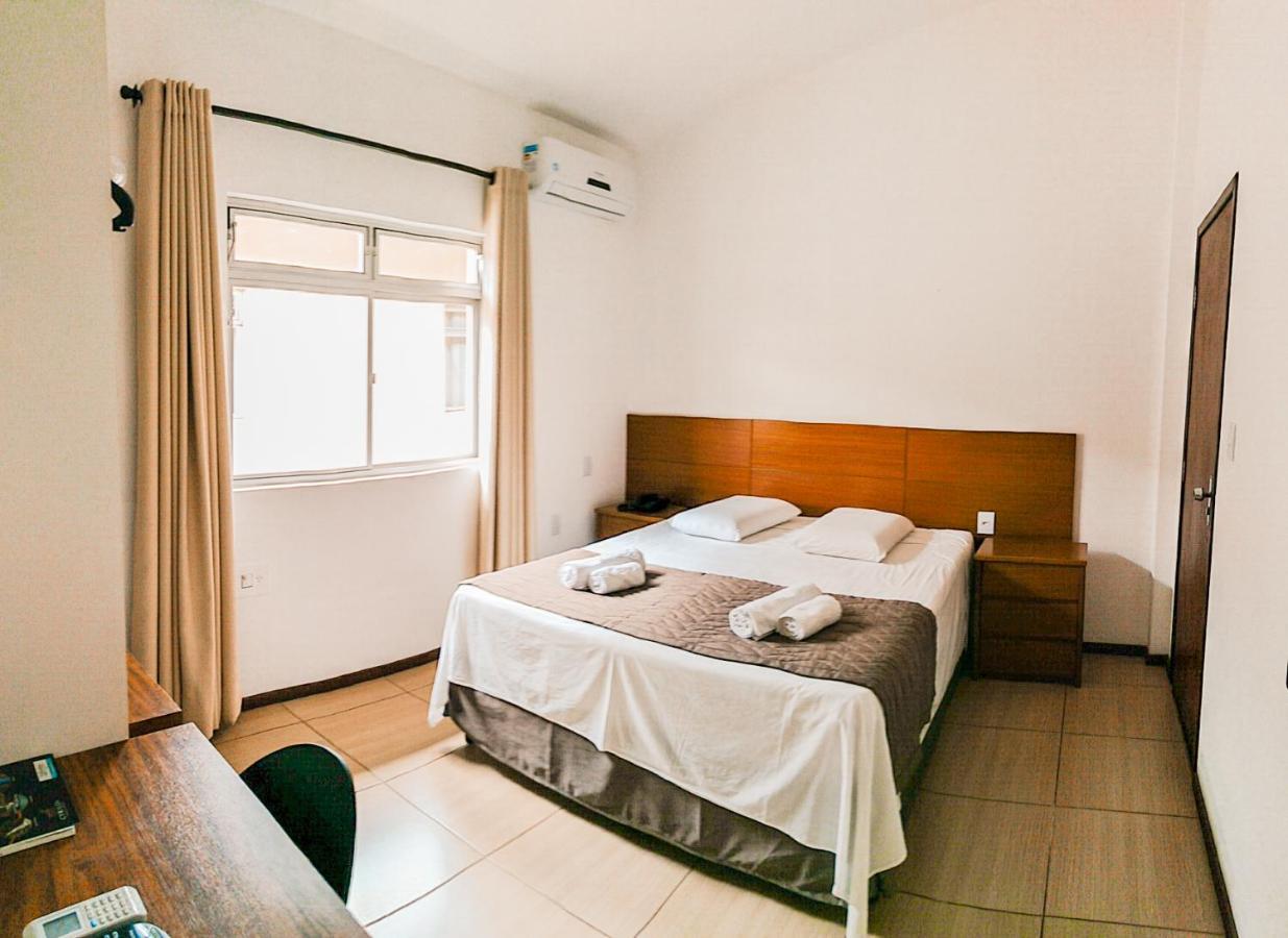 Cyrilo'S Palace Hotel กาปีตอลิโอ ภายนอก รูปภาพ