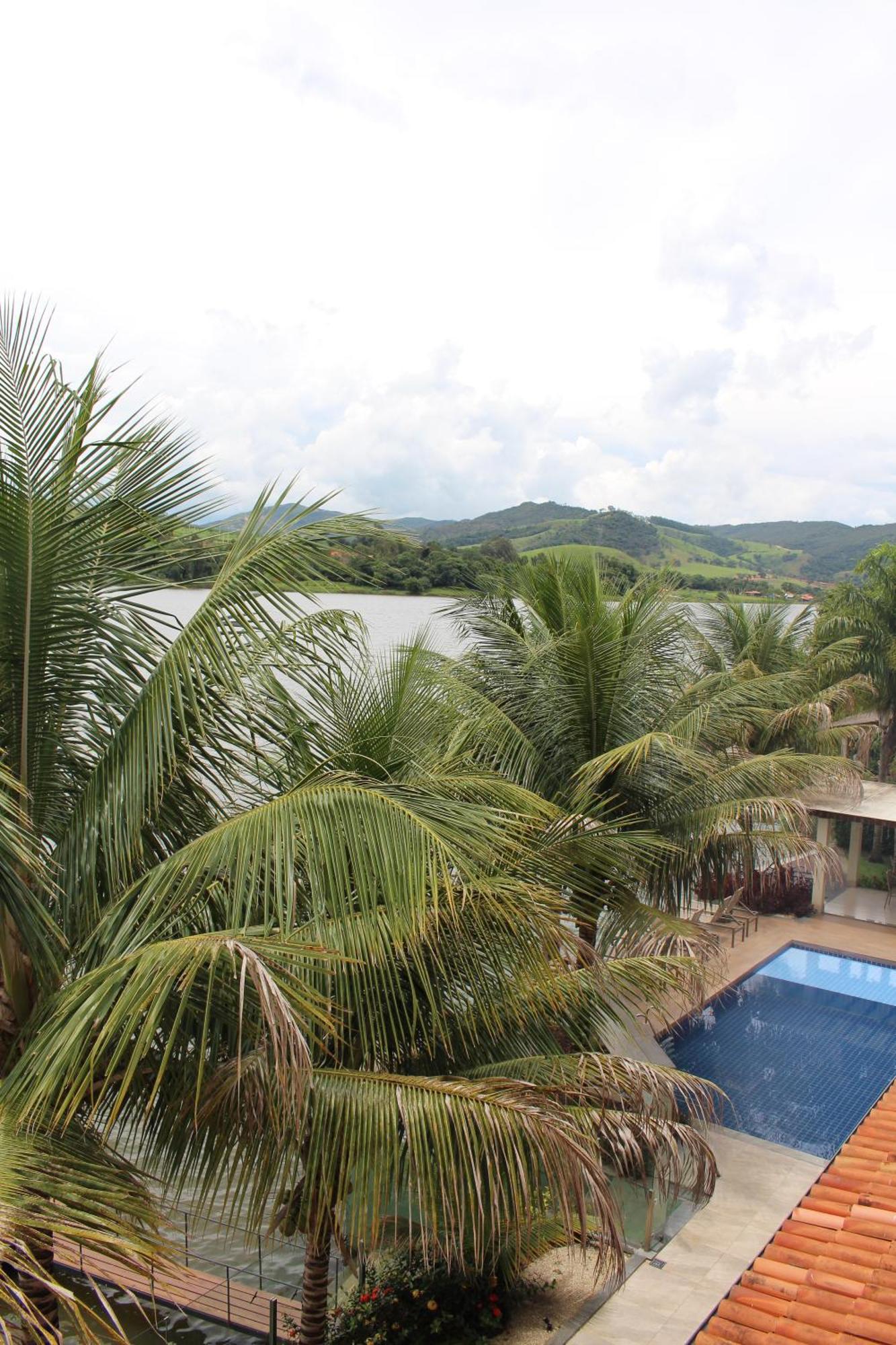 Cyrilo'S Palace Hotel กาปีตอลิโอ ภายนอก รูปภาพ