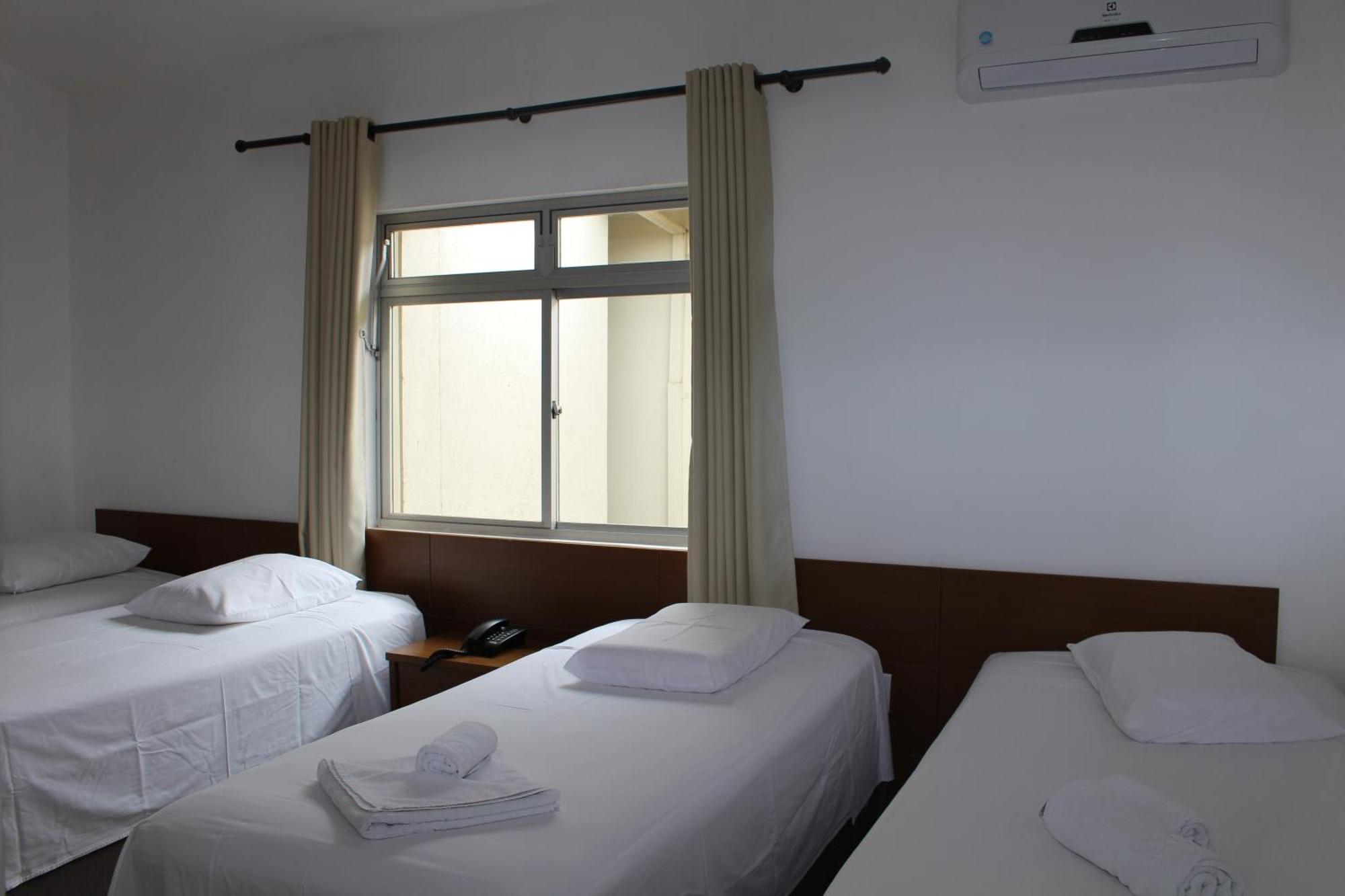 Cyrilo'S Palace Hotel กาปีตอลิโอ ภายนอก รูปภาพ